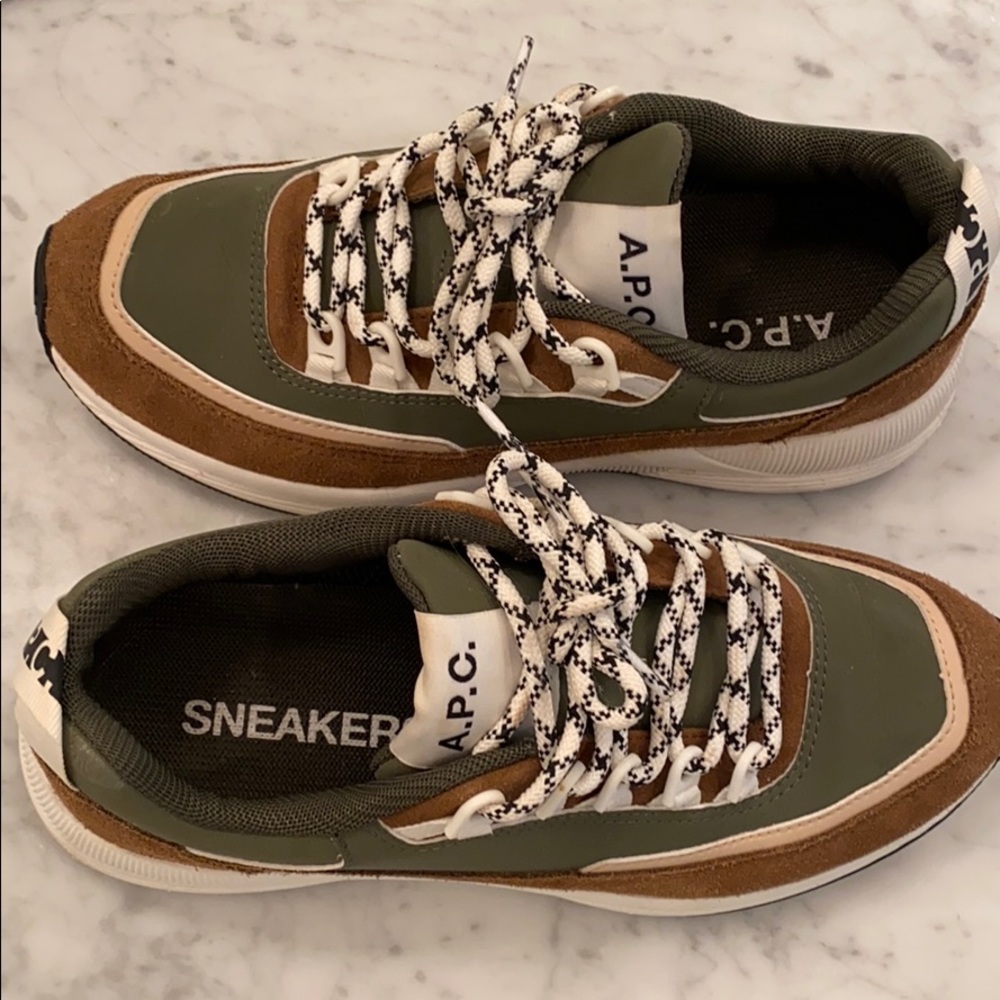 APC athletic shoes size EU 39